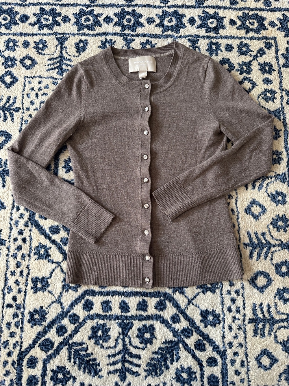 Banana Republic 100% merino wool cardigan